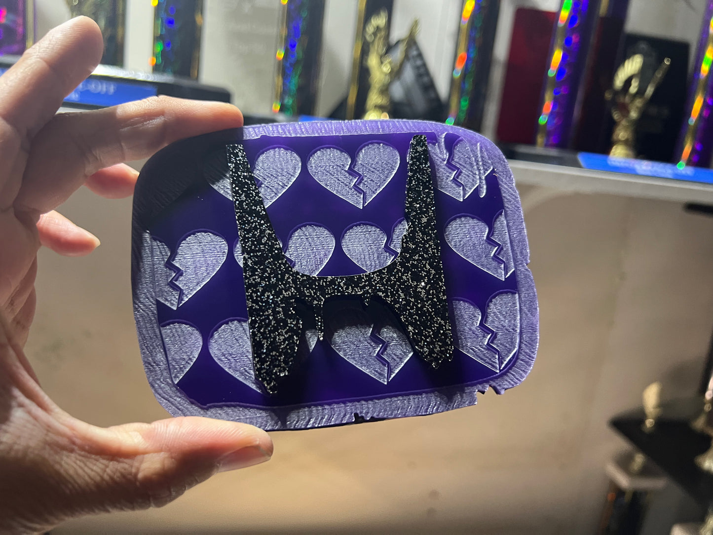 BADGES Drippy (H) BROKEN HEART