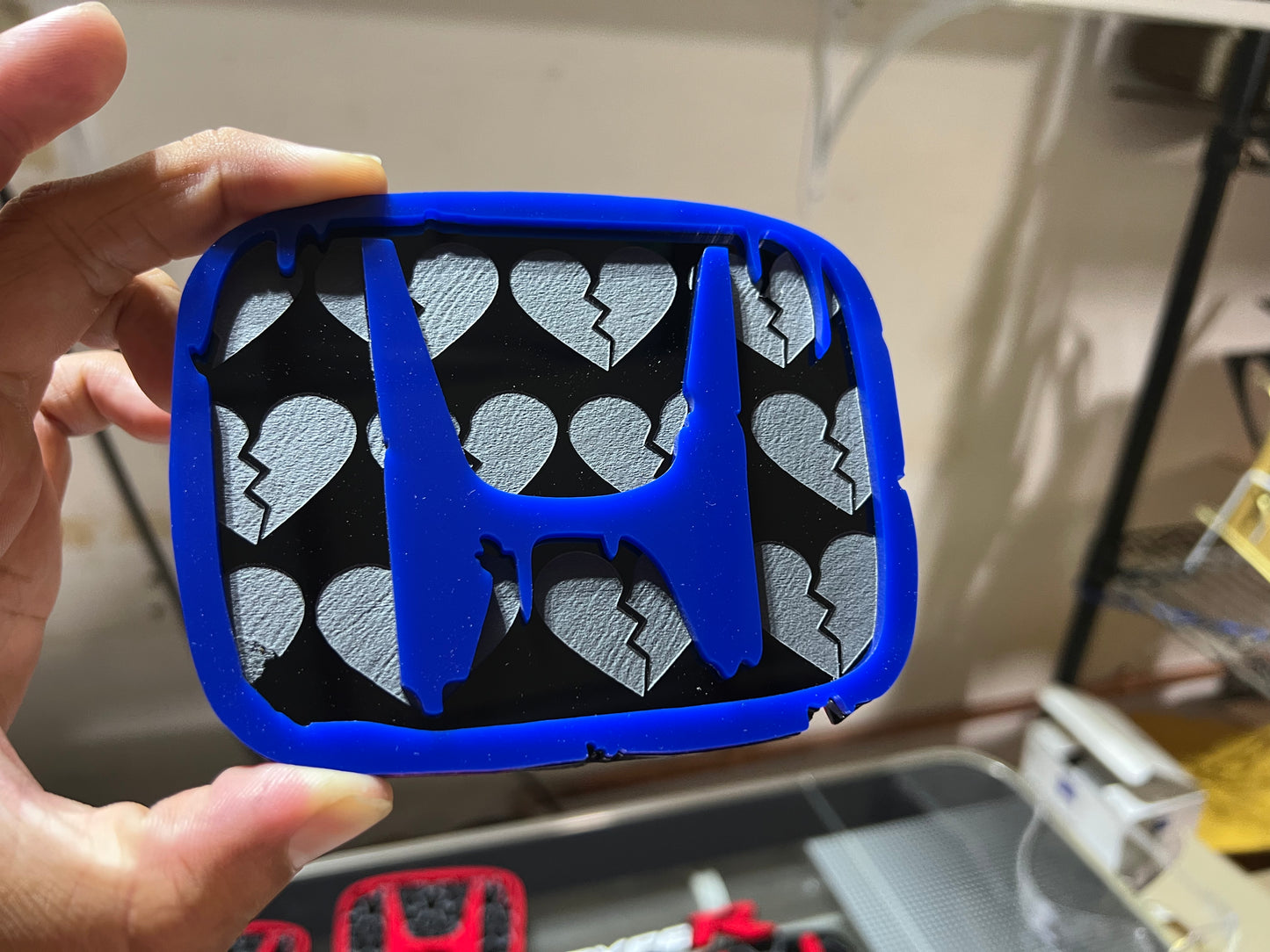 BADGES V2 Drippy (H) BROKEN HEART