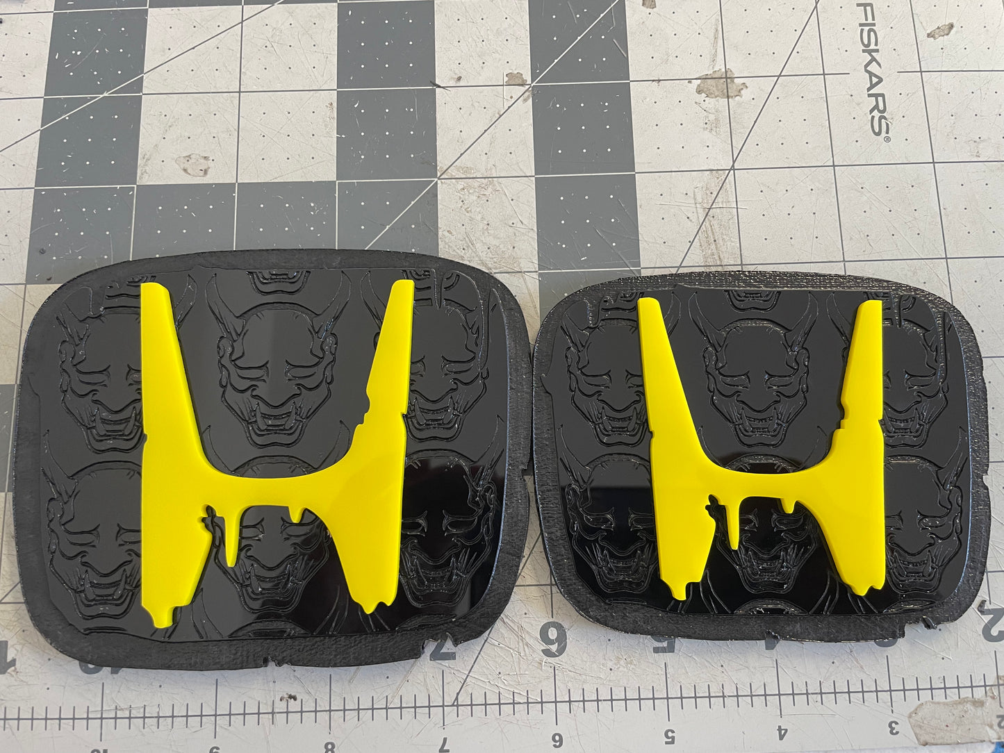 BADGES Drippy (H) Oni Mask